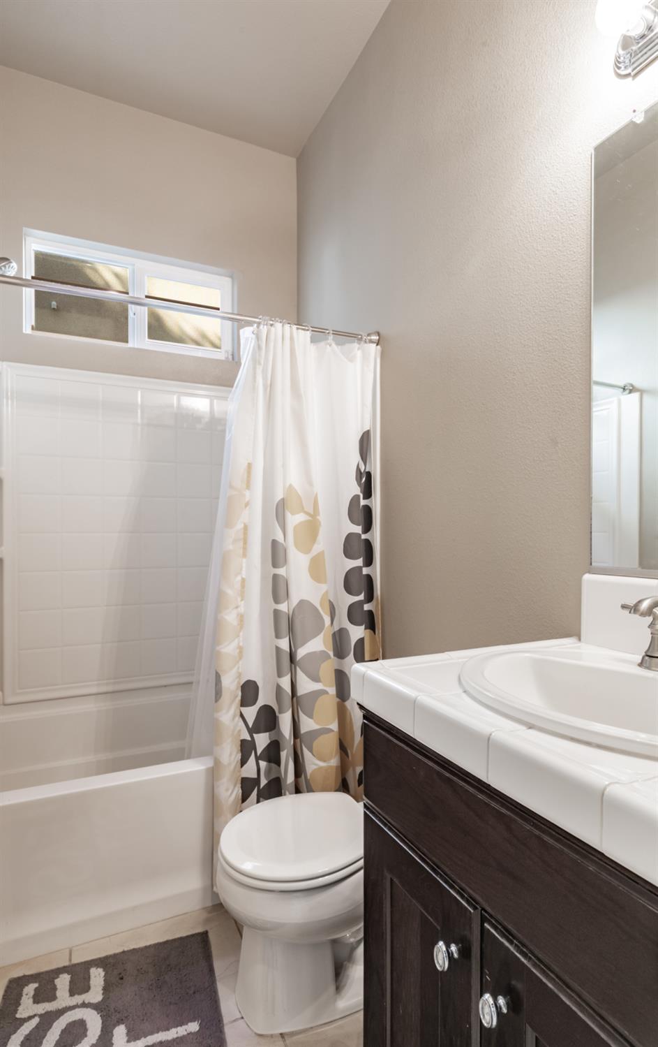 3299 Poe, Clovis, CA 93619