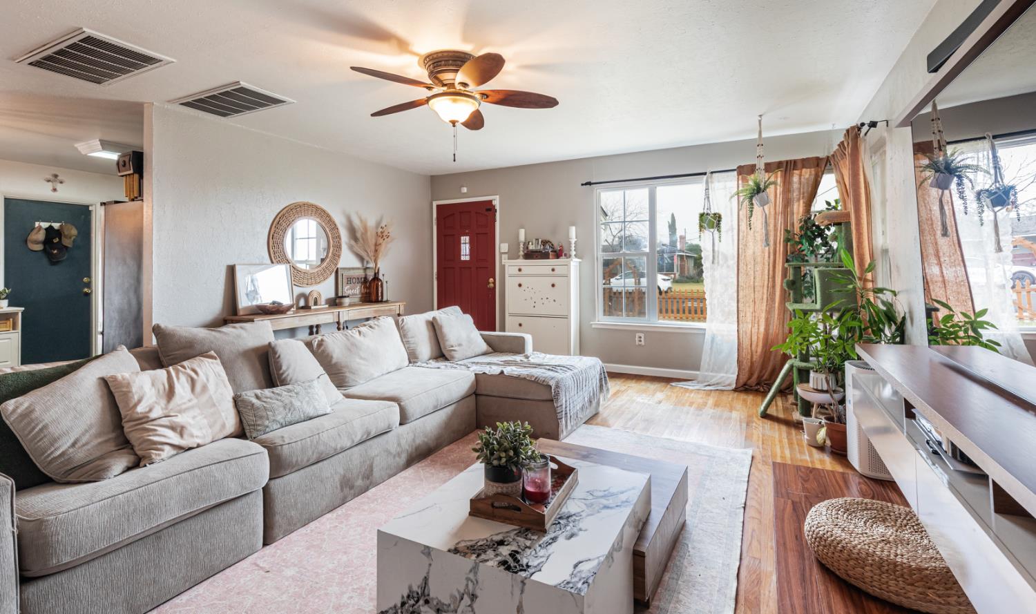 1904 N Burl Ave, Hanford, CA 93230