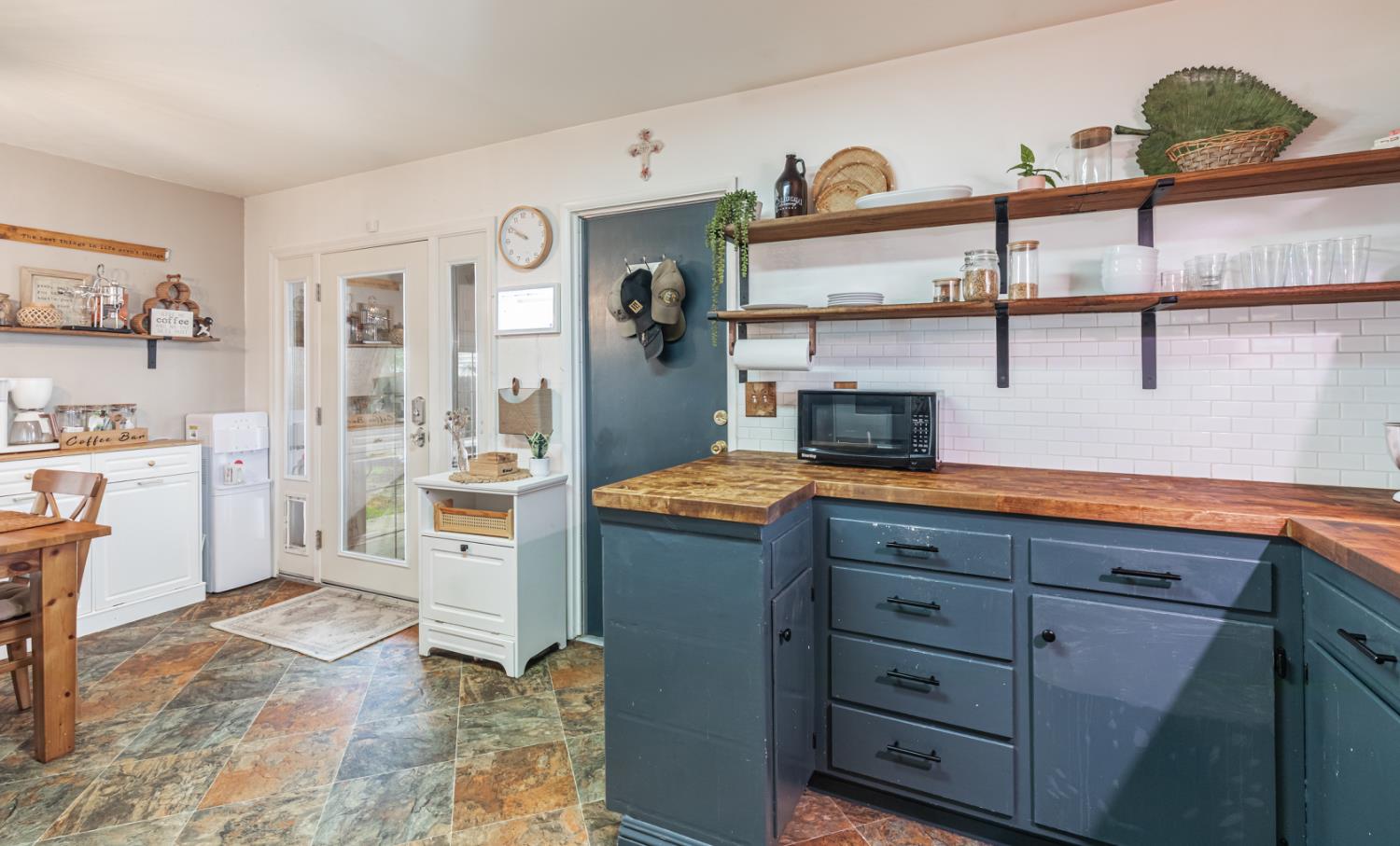 1904 N Burl Ave, Hanford, CA 93230