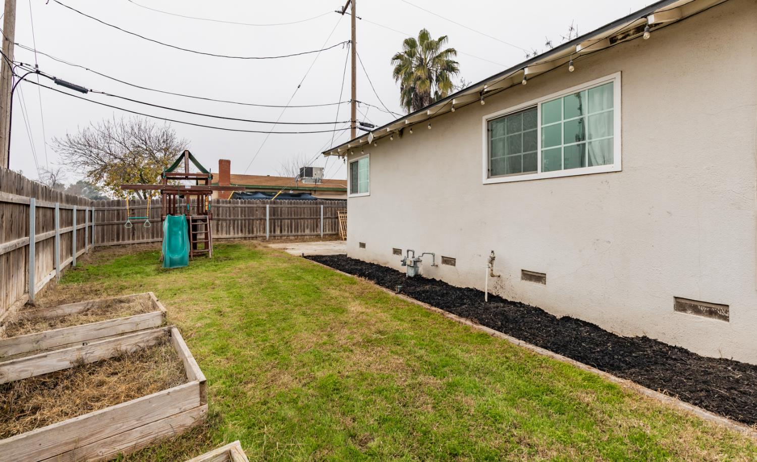 1904 N Burl Ave, Hanford, CA 93230