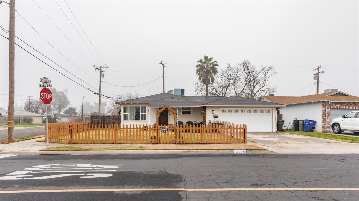 1904 N Burl Ave, Hanford, CA 93230