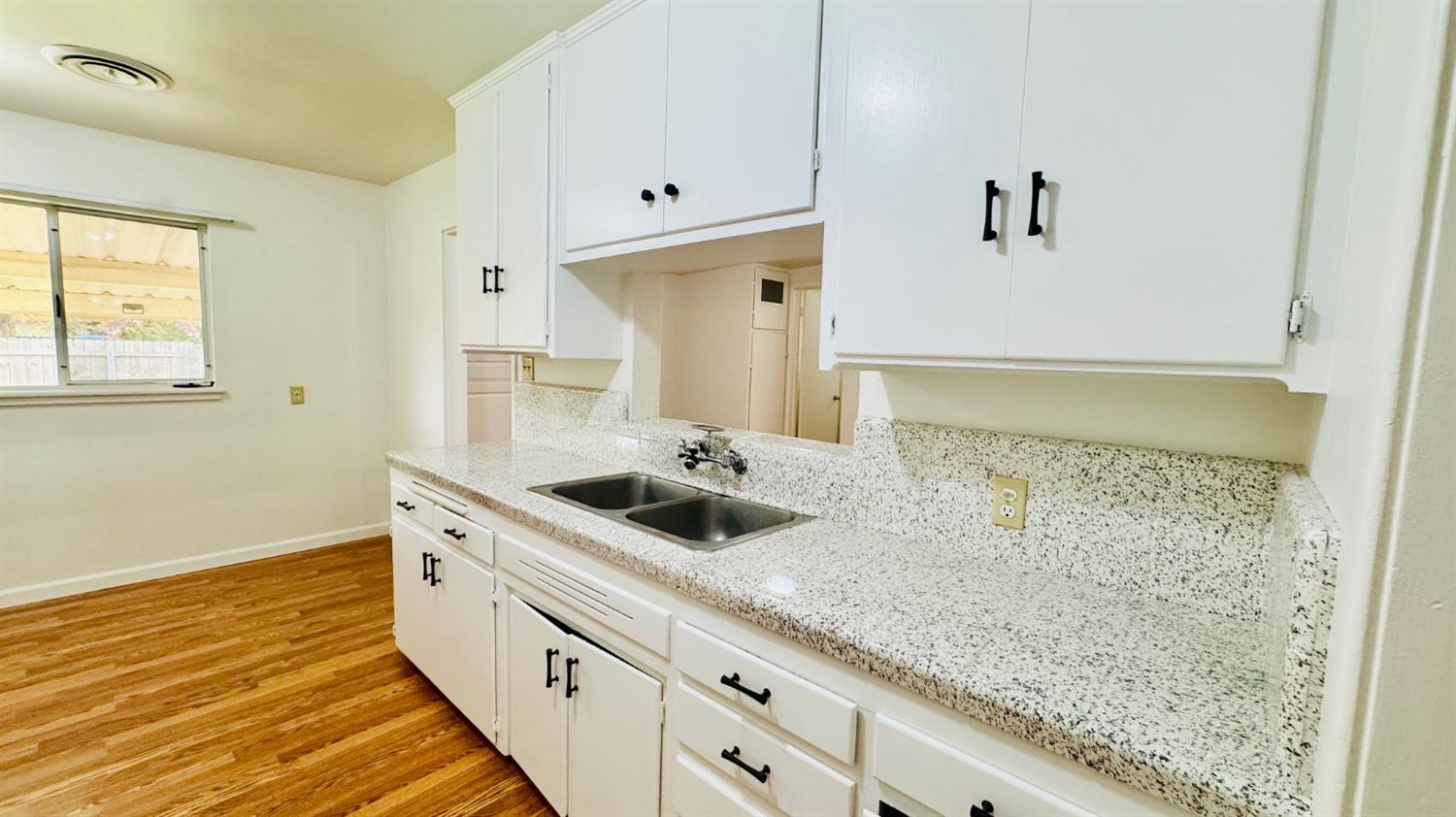 3160 Terrel Ct, Bakersfield, CA 93304