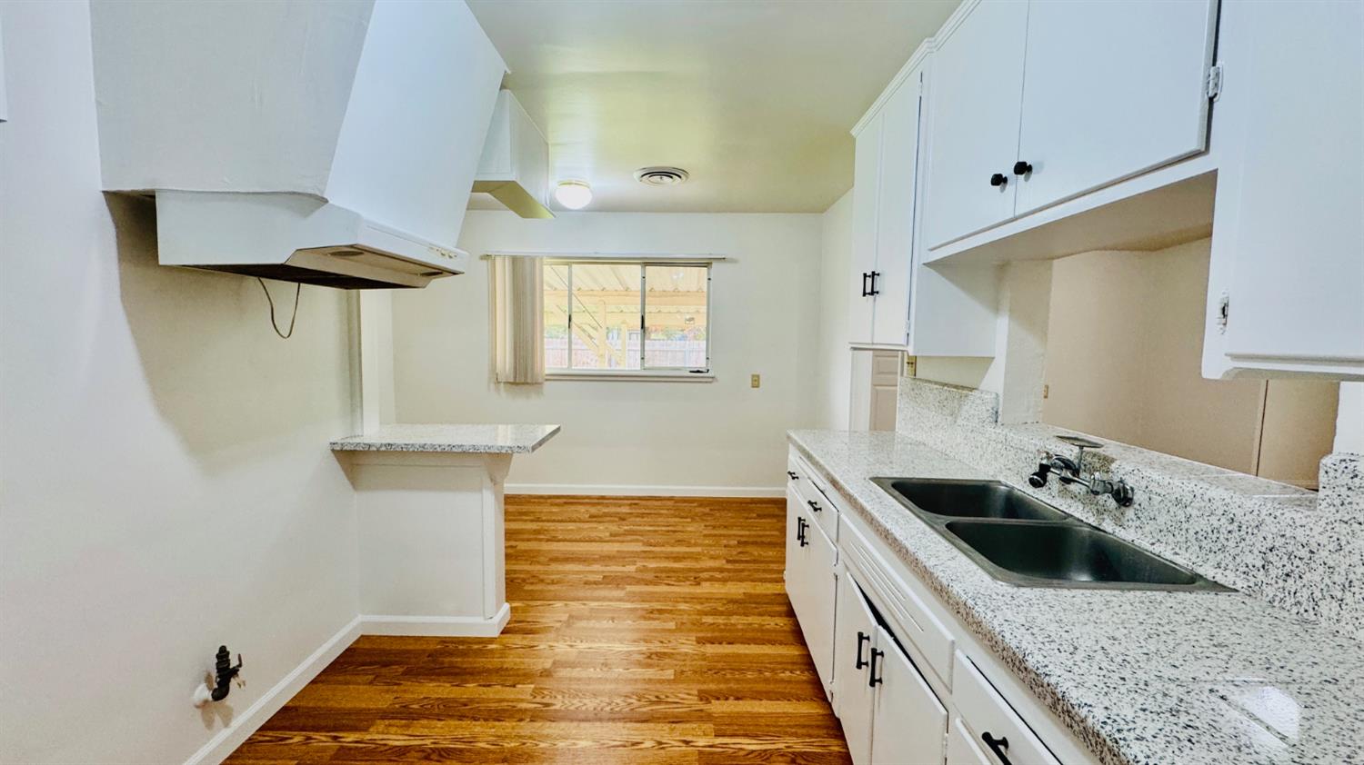 3160 Terrel Ct, Bakersfield, CA 93304