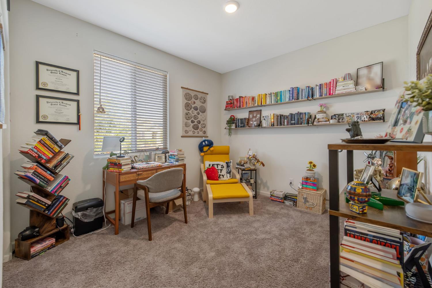 495 Pearl Dr, Lemoore, CA 93245