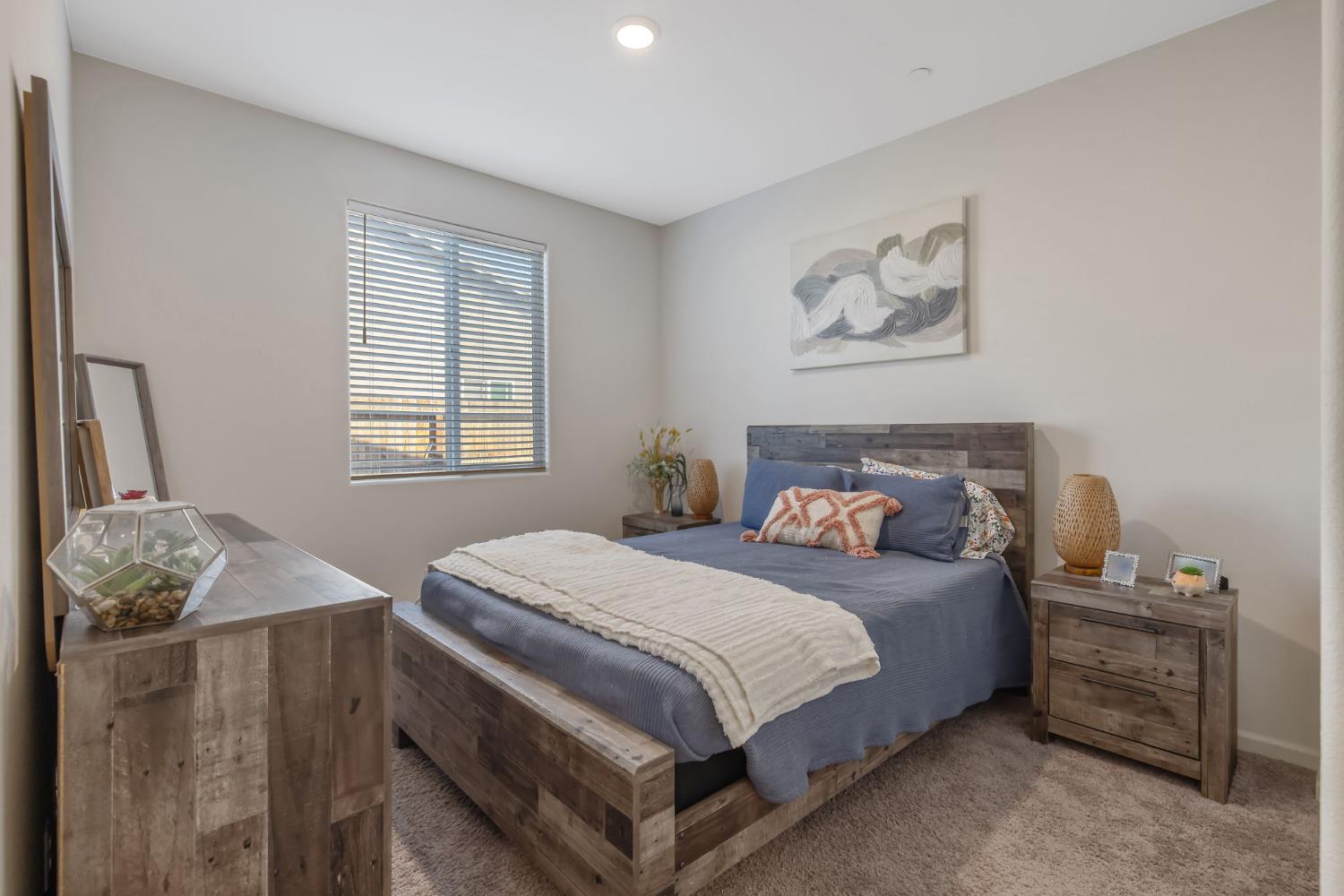 495 Pearl Dr, Lemoore, CA 93245