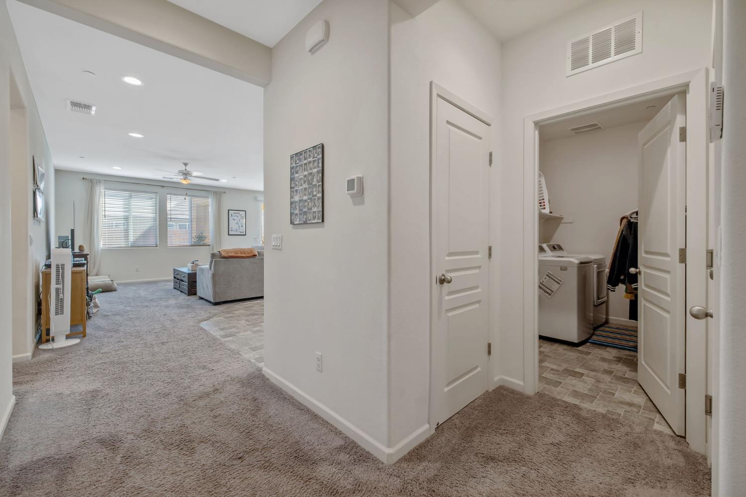 495 Pearl Dr, Lemoore, CA 93245