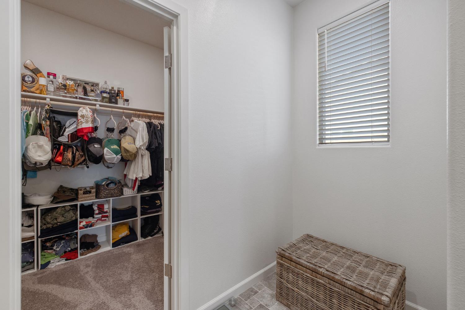 495 Pearl Dr, Lemoore, CA 93245