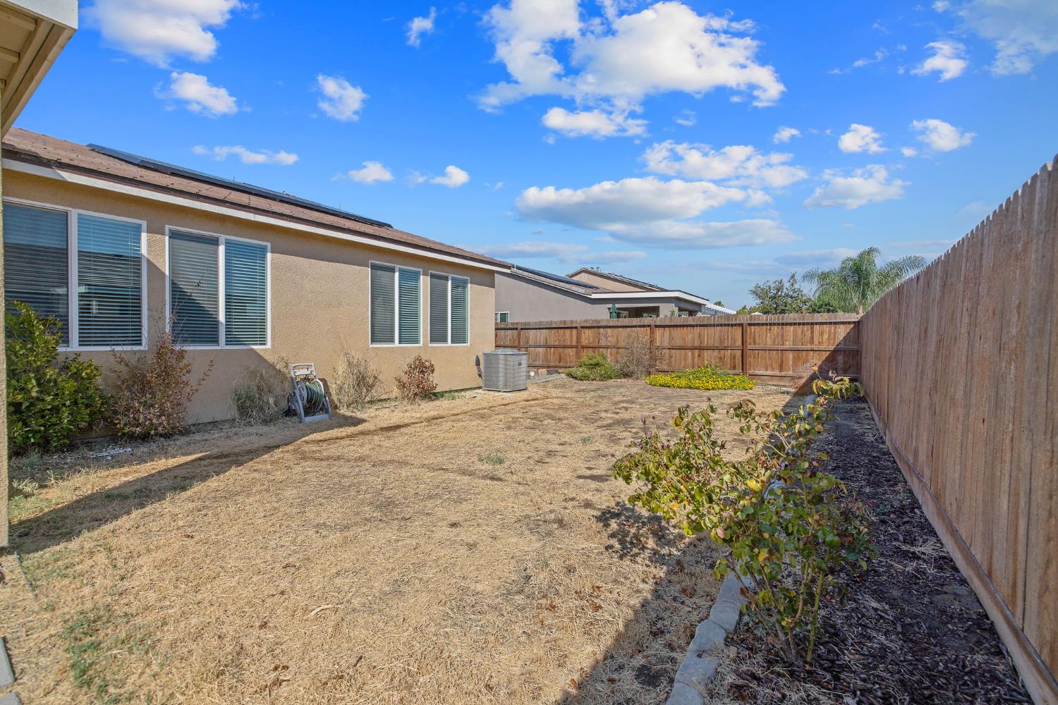 495 Pearl Dr, Lemoore, CA 93245