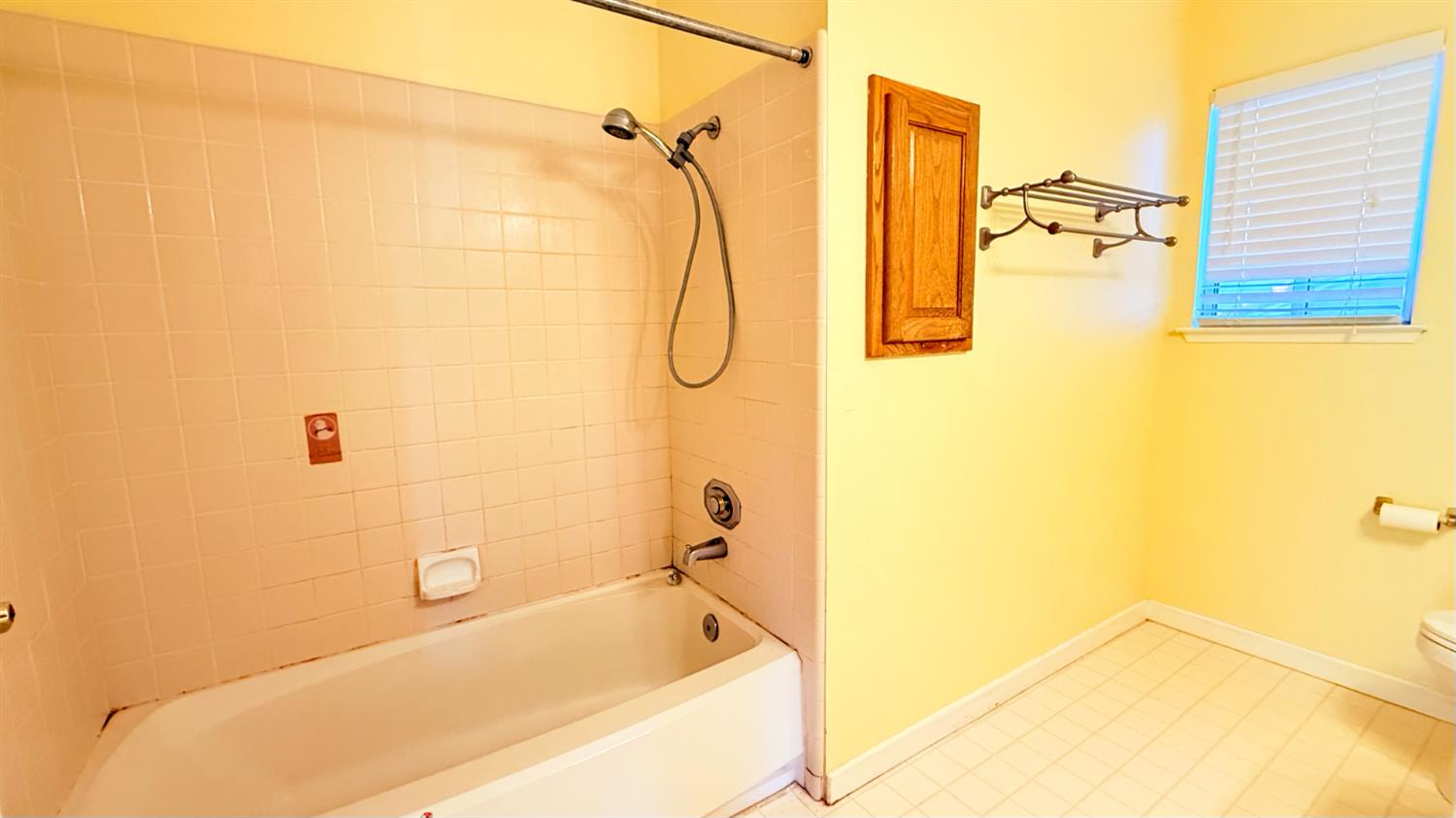 1778 E Niles Ave, Fresno, CA 93720