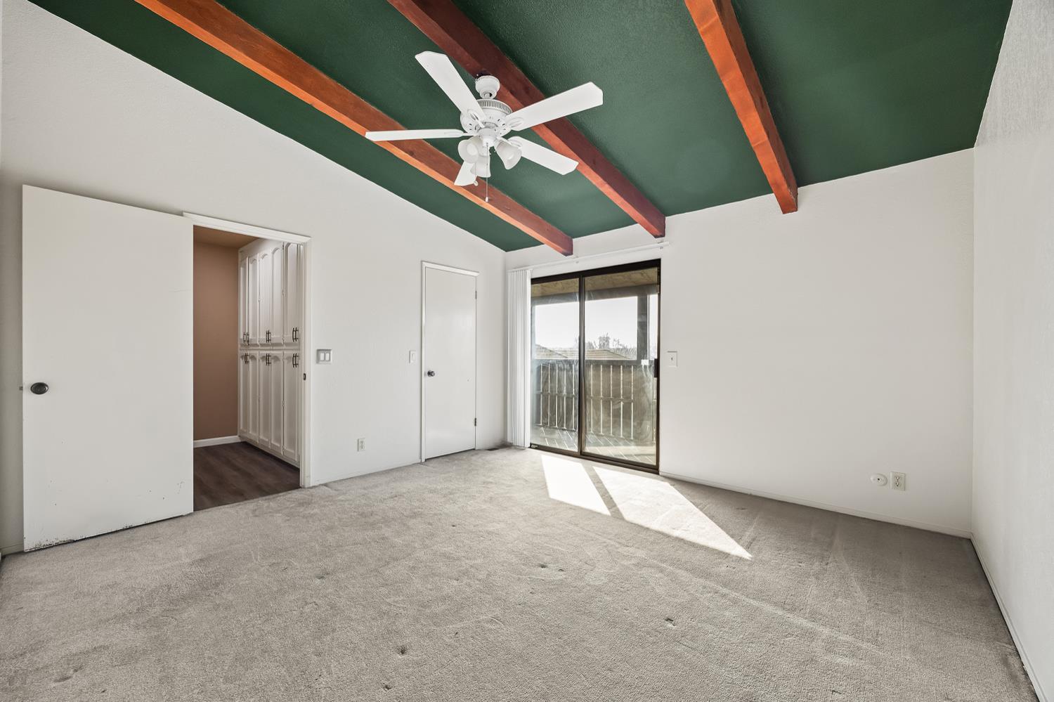 897 Greenfield Ave, Hanford, CA 93230