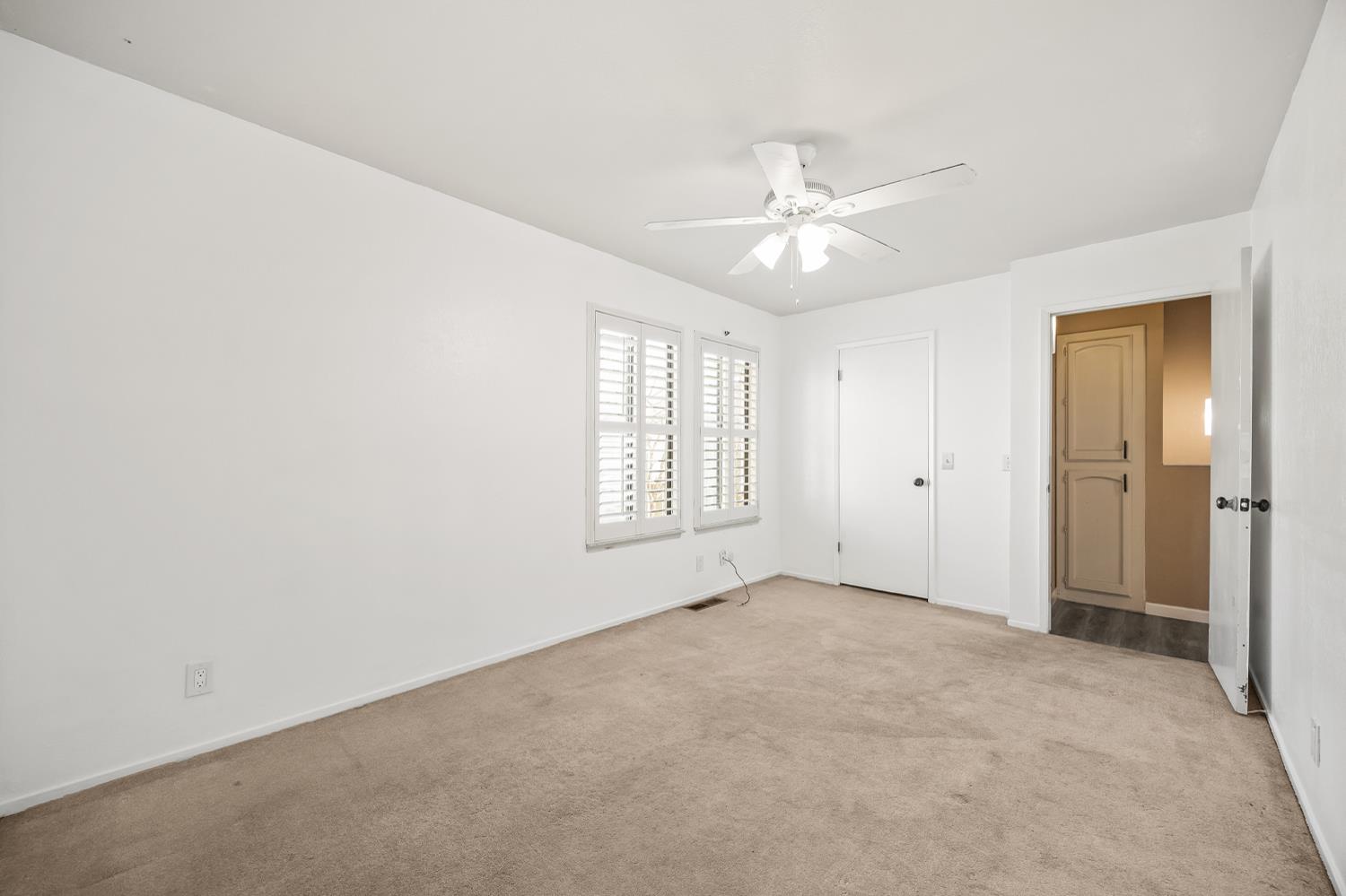 897 Greenfield Ave, Hanford, CA 93230