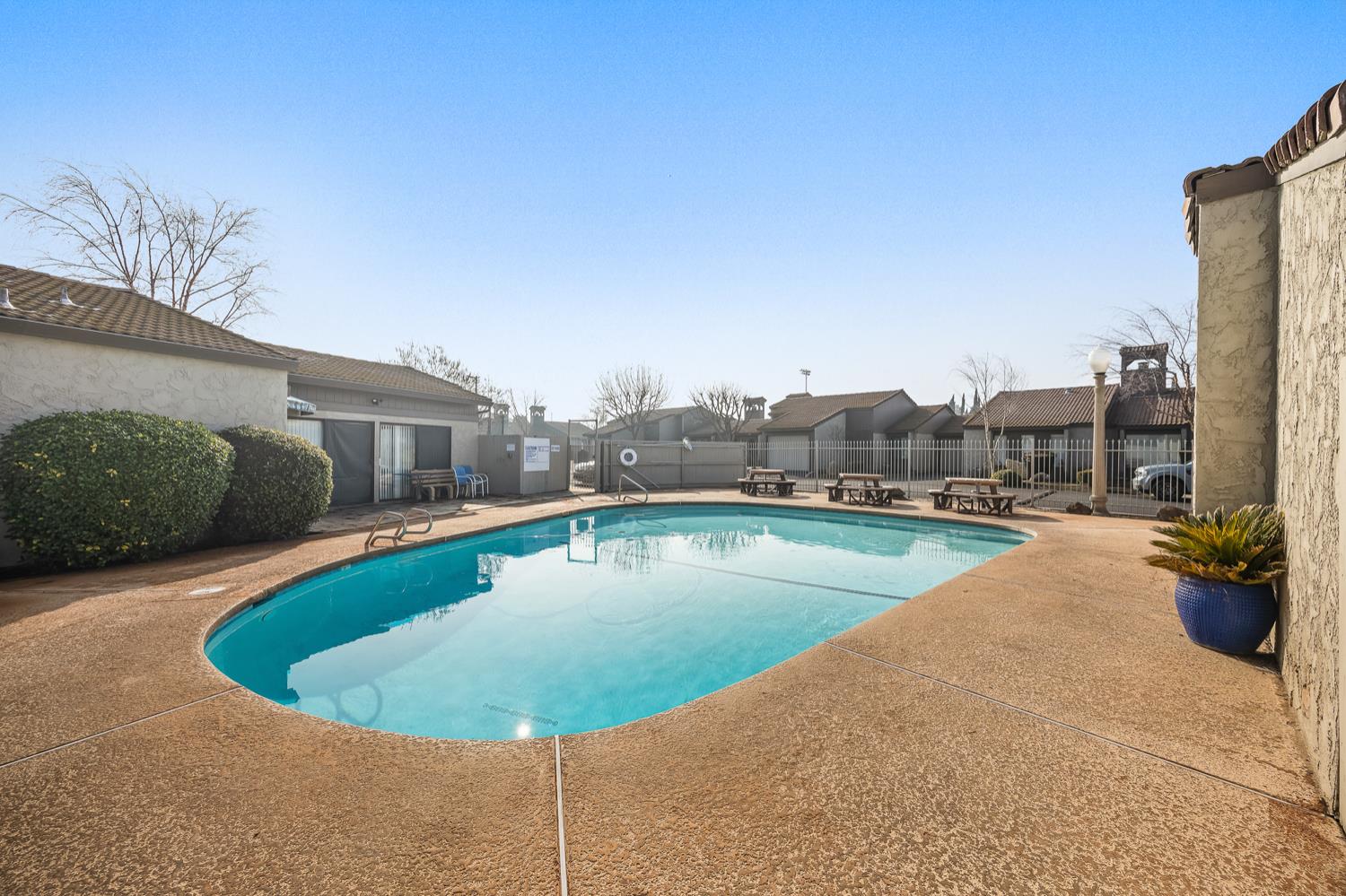 897 Greenfield Ave, Hanford, CA 93230