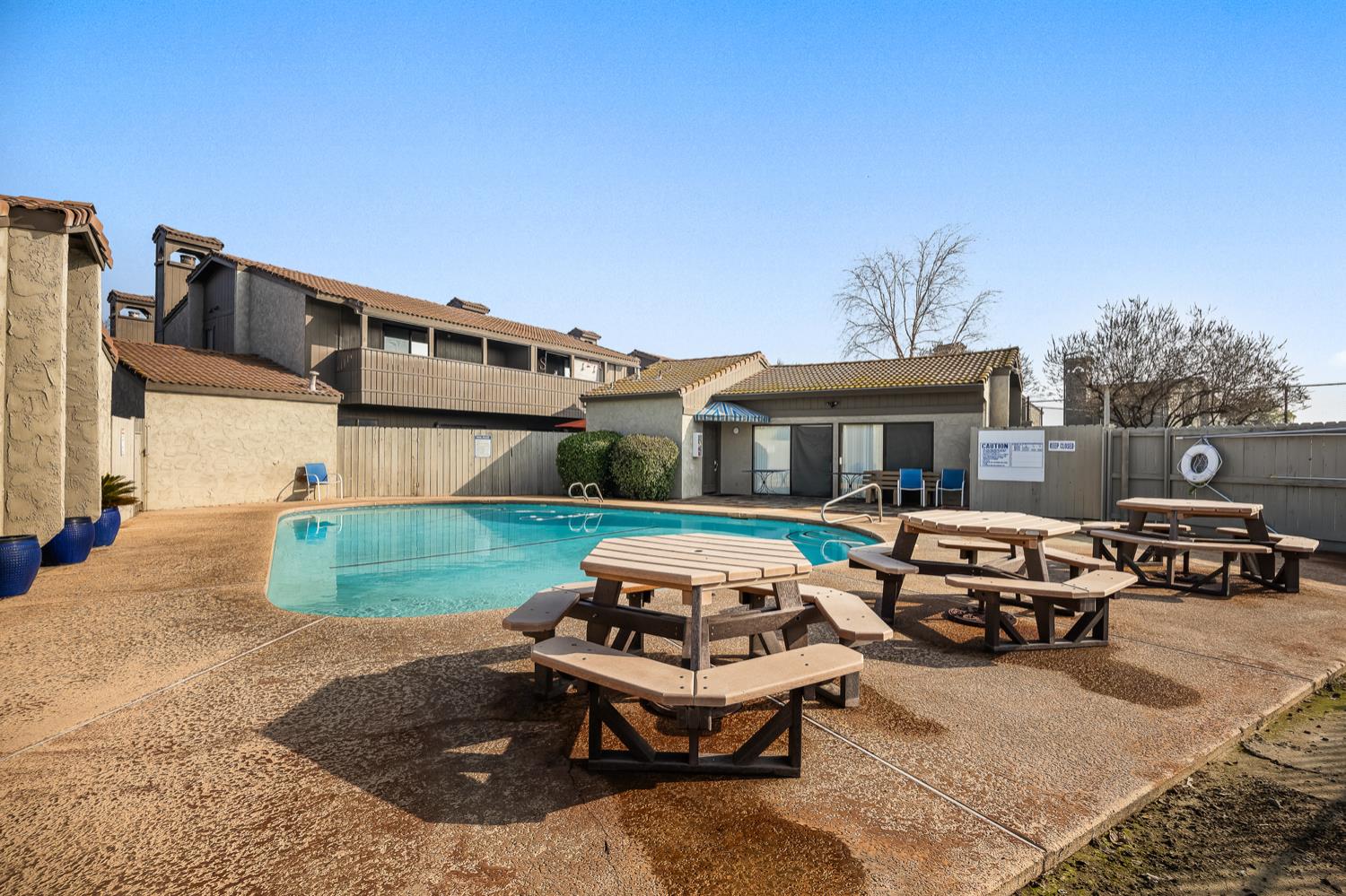 897 Greenfield Ave, Hanford, CA 93230