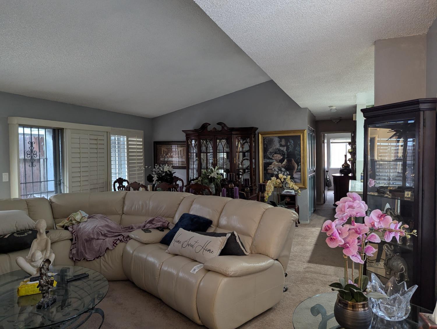 4815 E Geary St, Fresno, CA 93725