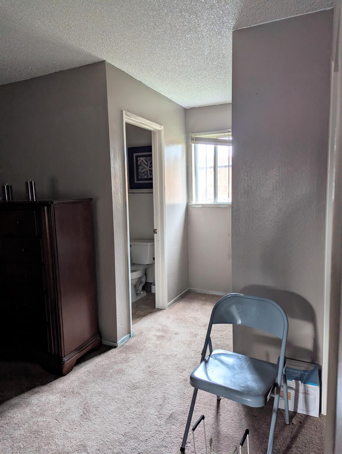 4815 E Geary St, Fresno, CA 93725