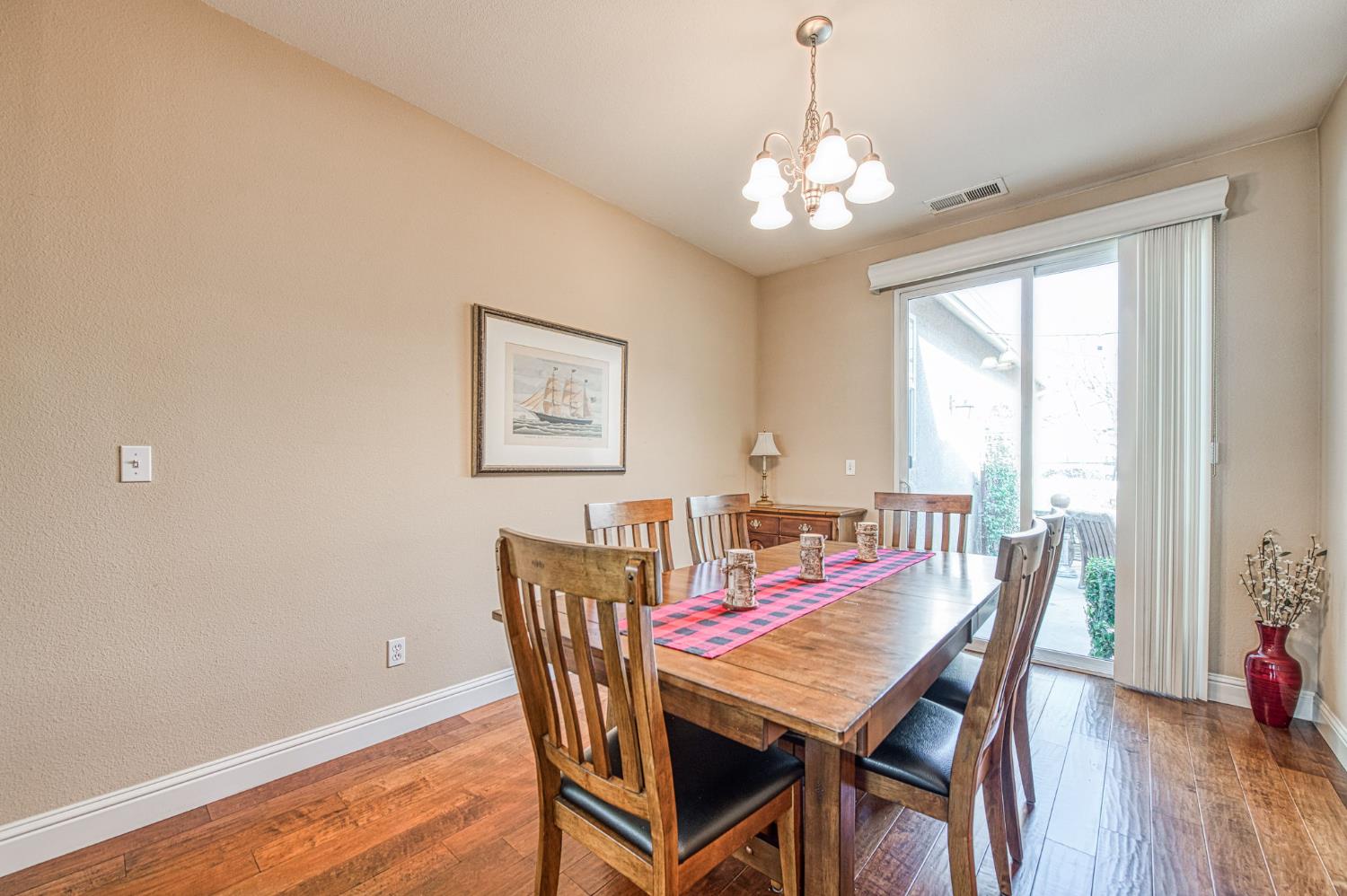 1906 N Langley Ave, Clovis, CA 93619