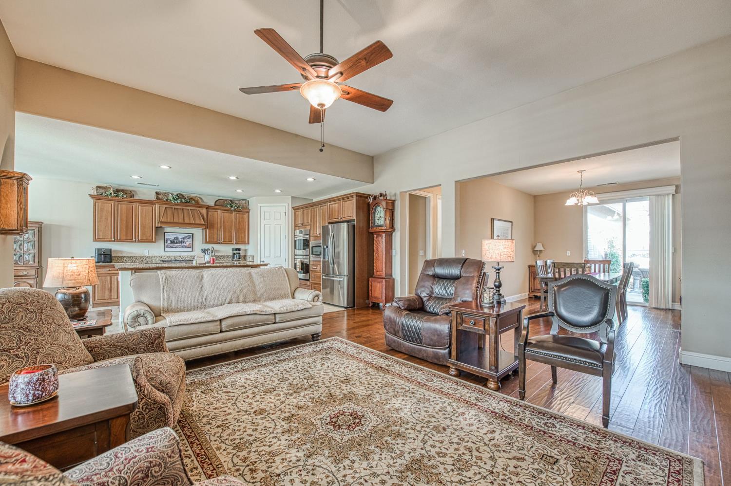 1906 N Langley Ave, Clovis, CA 93619