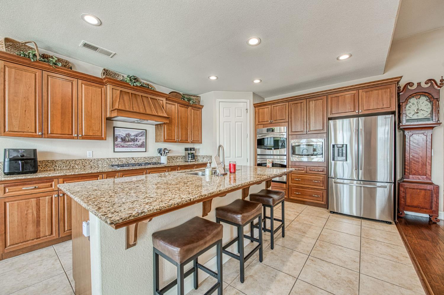 1906 N Langley Ave, Clovis, CA 93619