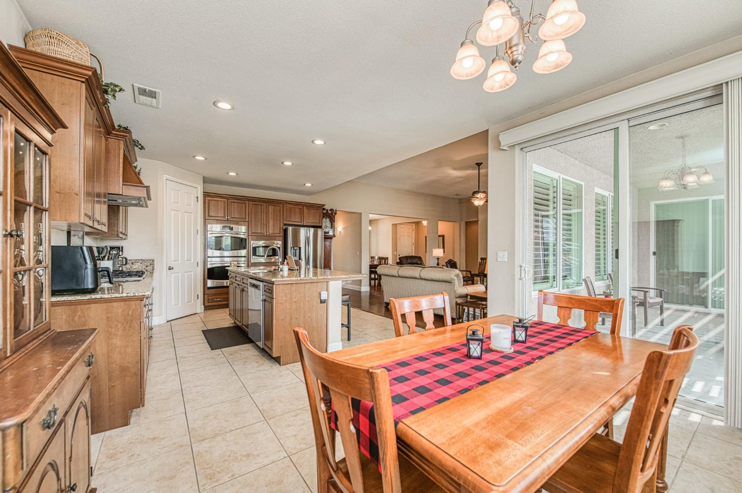 1906 N Langley Ave, Clovis, CA 93619