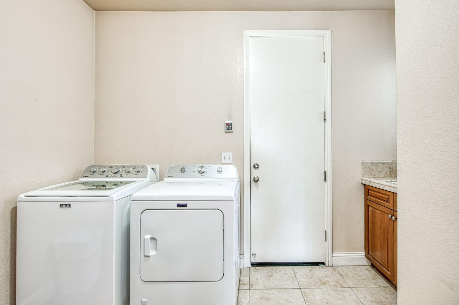 1906 N Langley Ave, Clovis, CA 93619