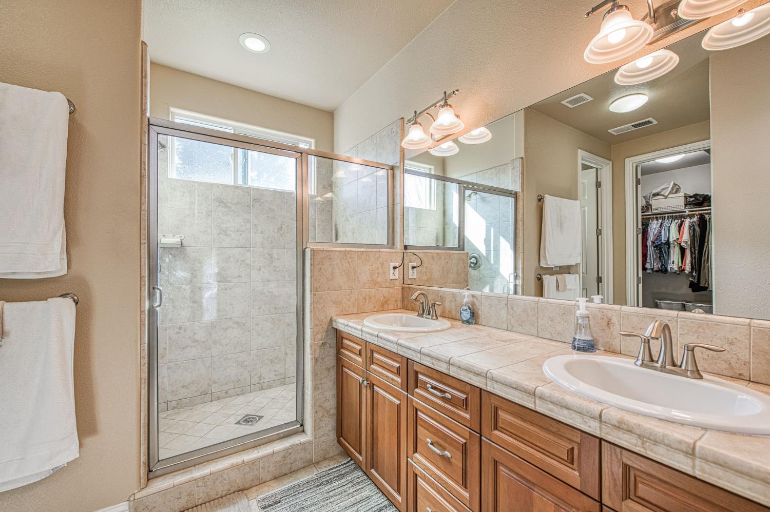 1906 N Langley Ave, Clovis, CA 93619