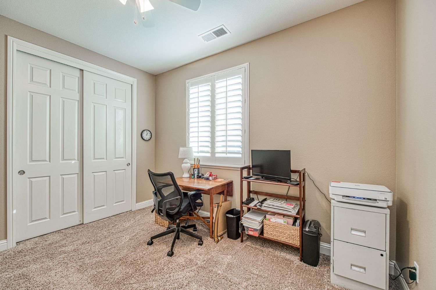 1906 N Langley Ave, Clovis, CA 93619