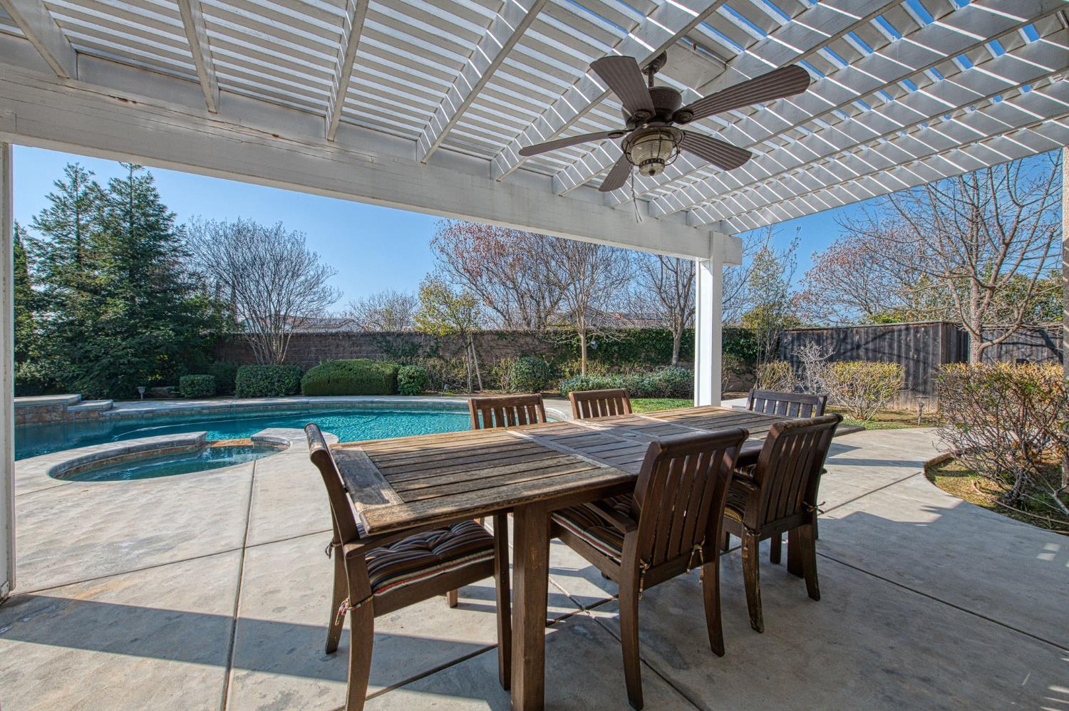 1906 N Langley Ave, Clovis, CA 93619