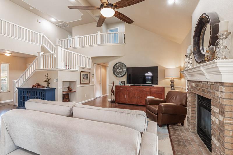 2757 E Jon Dr, Fresno, CA 93720