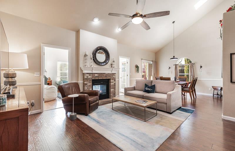 2757 E Jon Dr, Fresno, CA 93720