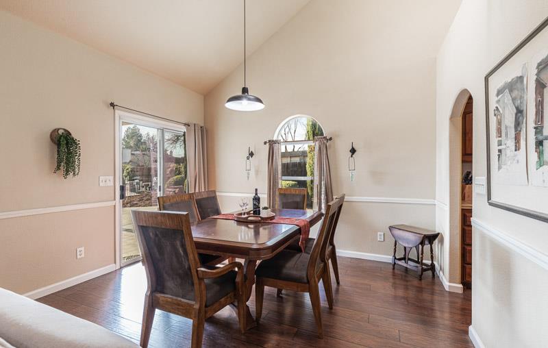 2757 E Jon Dr, Fresno, CA 93720