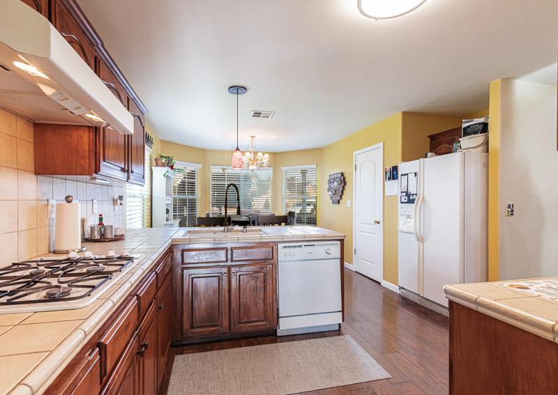 2757 E Jon Dr, Fresno, CA 93720