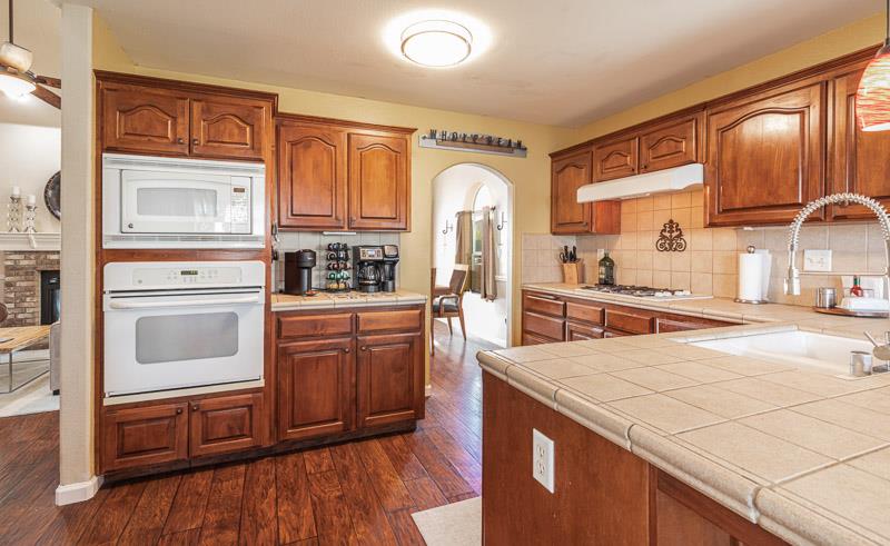 2757 E Jon Dr, Fresno, CA 93720