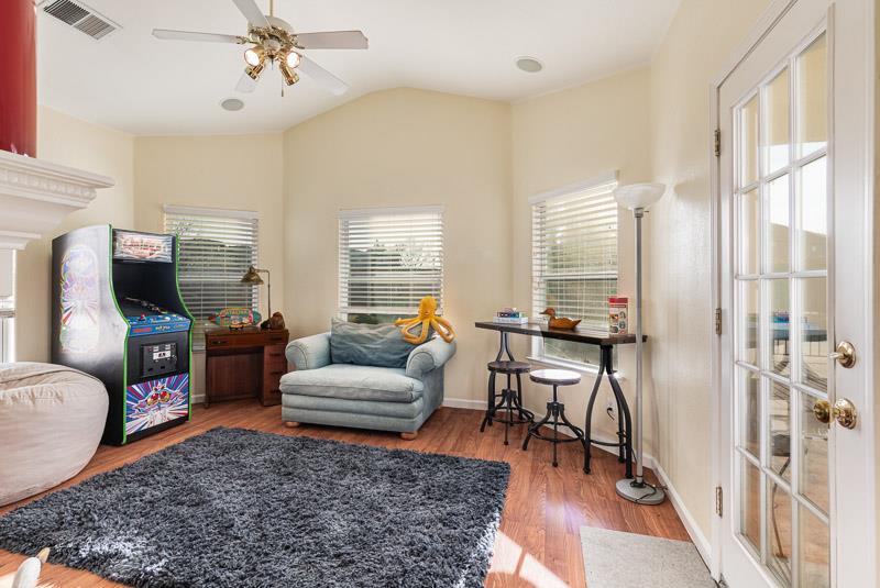 2757 E Jon Dr, Fresno, CA 93720