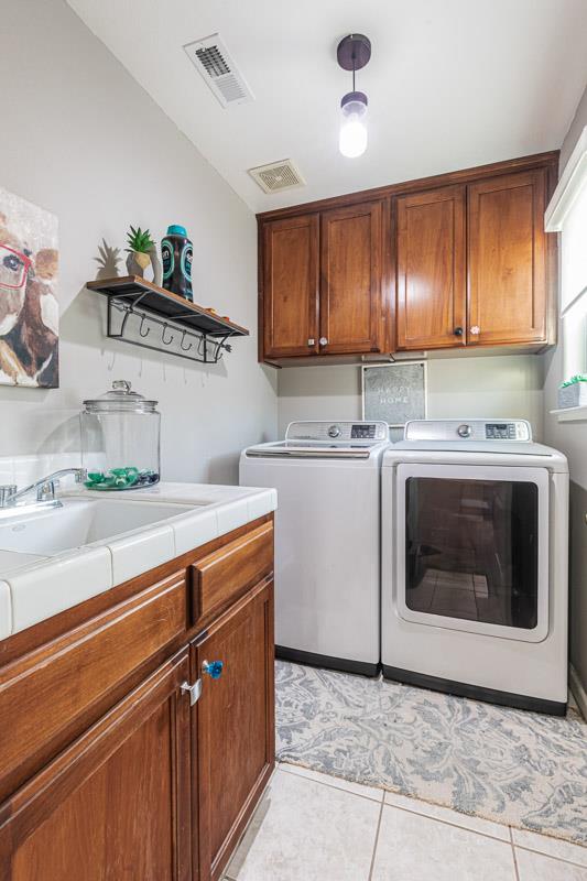 2757 E Jon Dr, Fresno, CA 93720