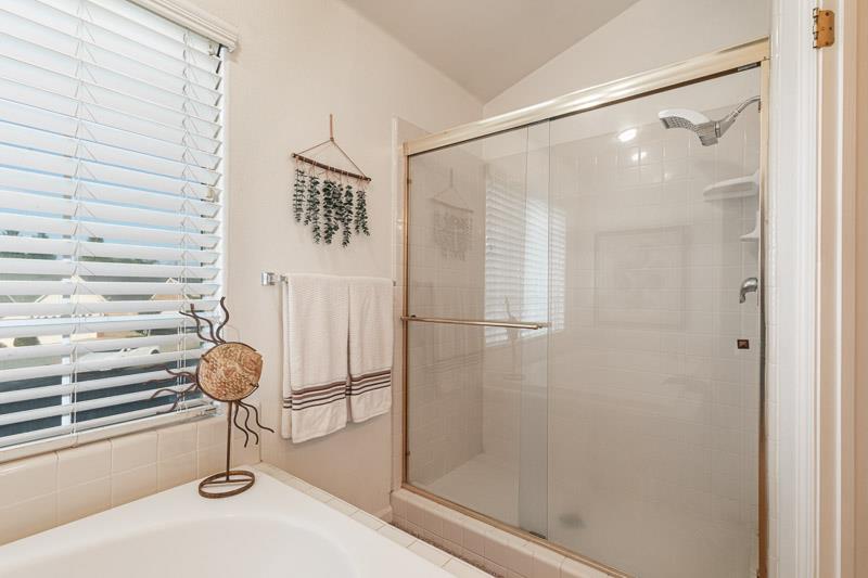 2757 E Jon Dr, Fresno, CA 93720