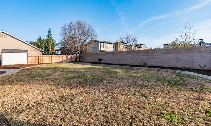 2757 E Jon Dr, Fresno, CA 93720