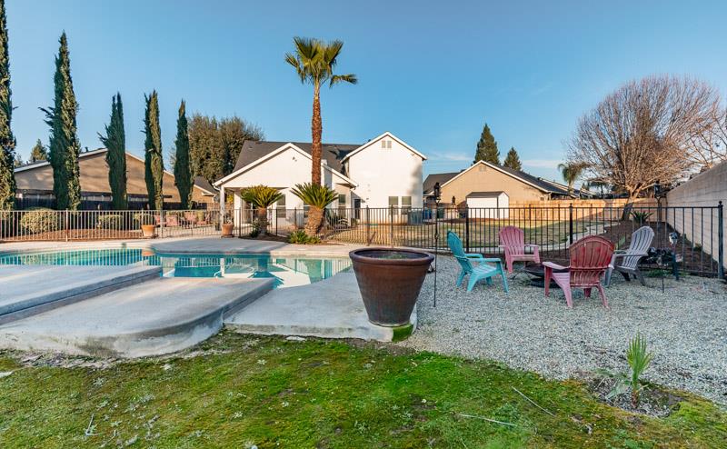 2757 E Jon Dr, Fresno, CA 93720