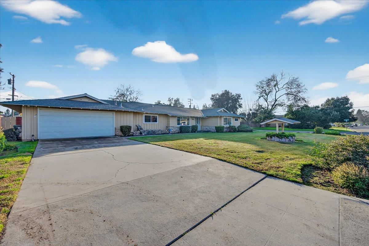 6259 E Liberty Ave, Fresno, CA 93727