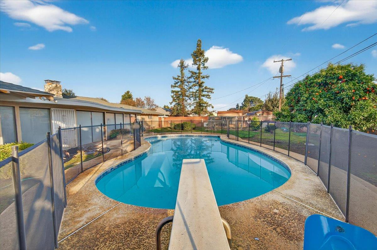 6259 E Liberty Ave, Fresno, CA 93727