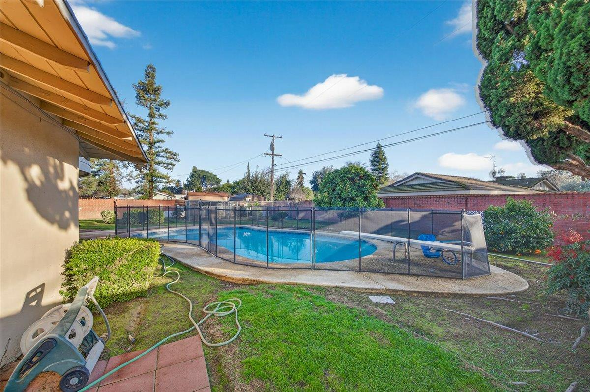 6259 E Liberty Ave, Fresno, CA 93727