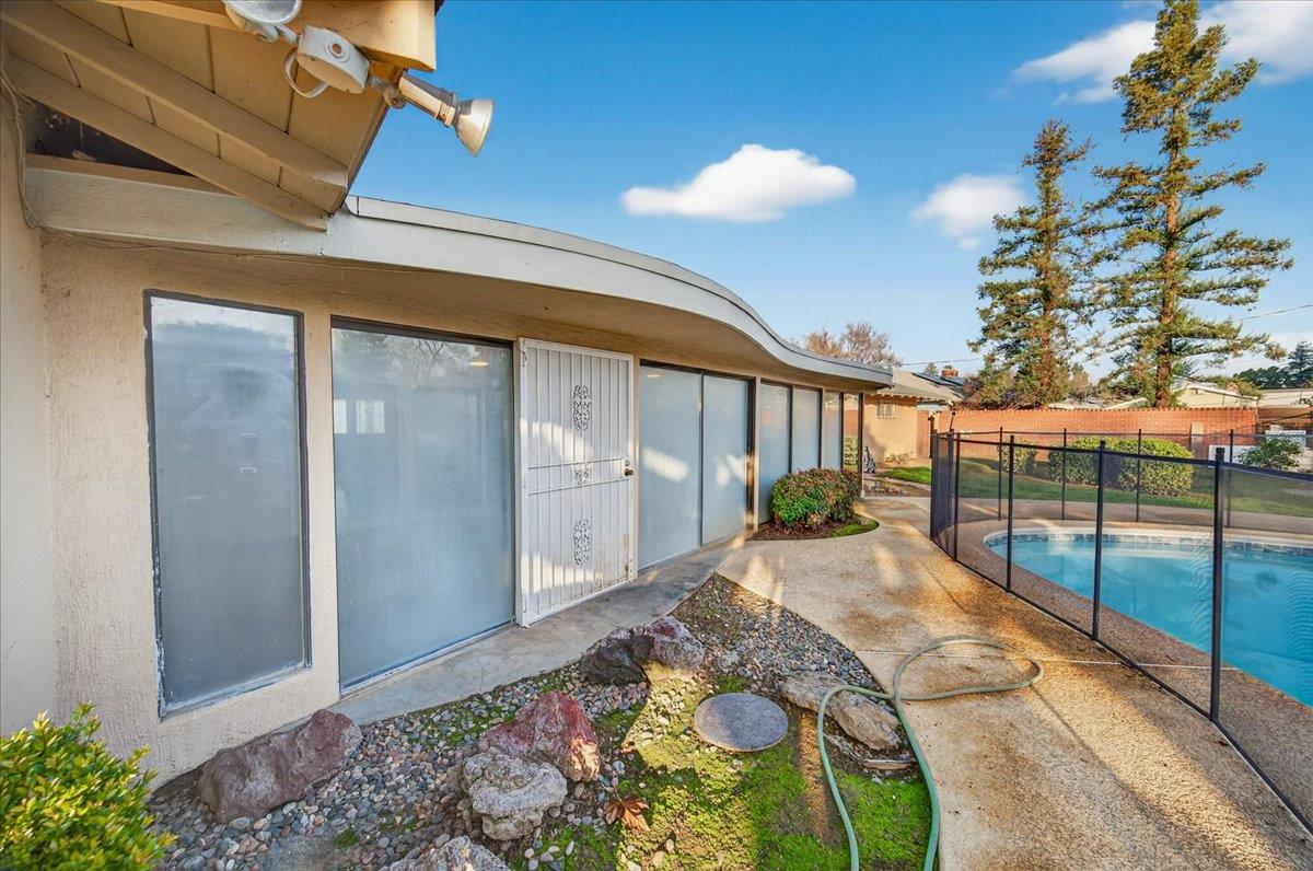 6259 E Liberty Ave, Fresno, CA 93727