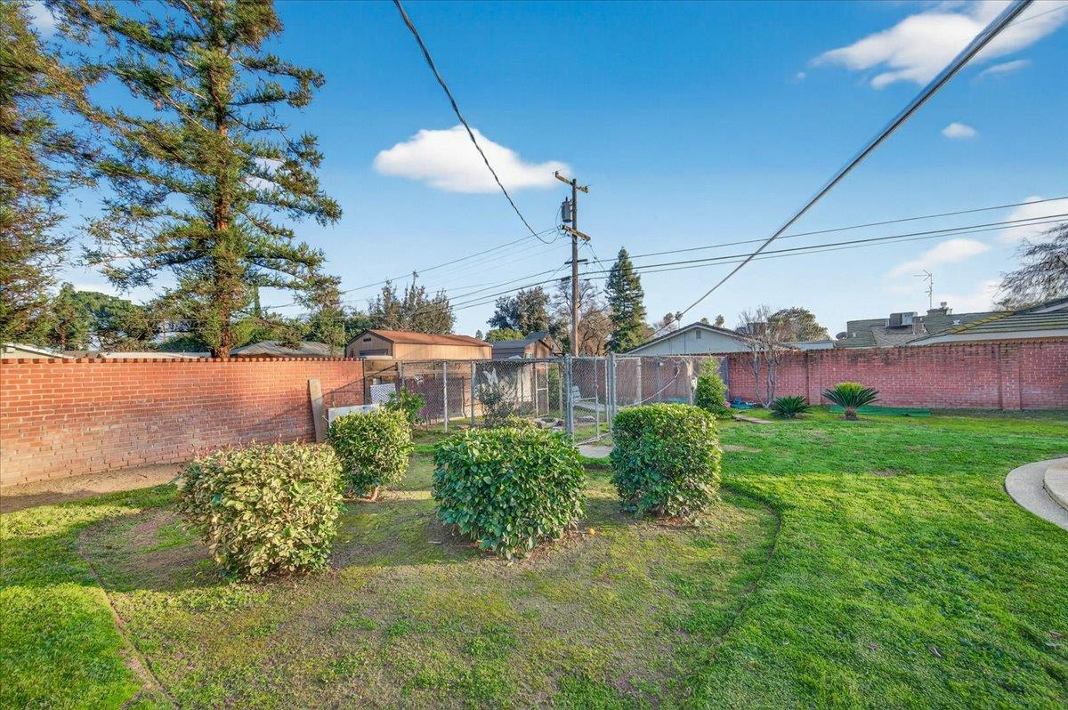 6259 E Liberty Ave, Fresno, CA 93727