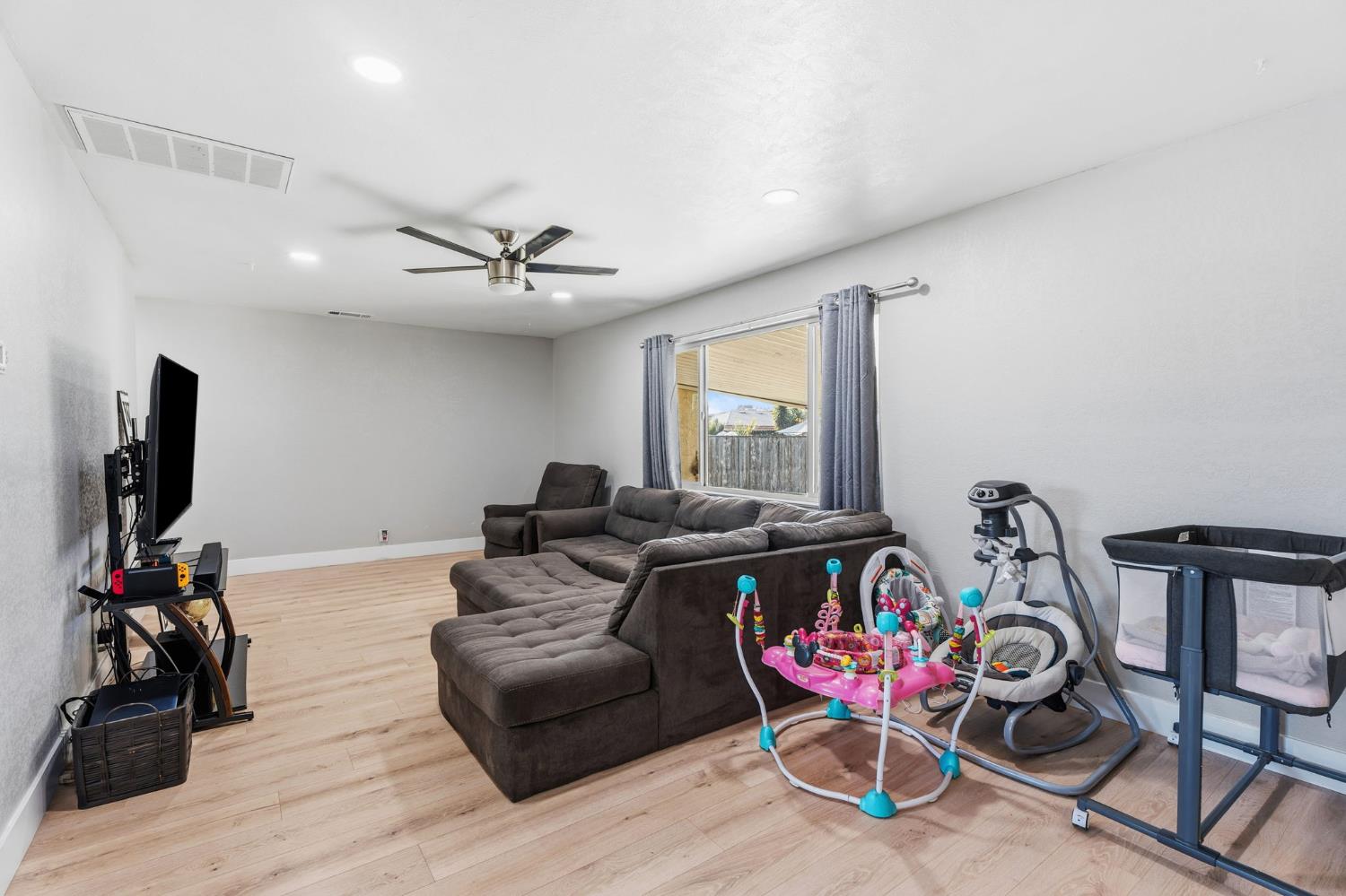 3939 N Pleasant Ave, Fresno, CA 93705