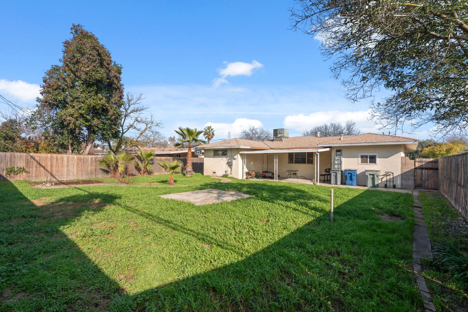 3939 N Pleasant Ave, Fresno, CA 93705