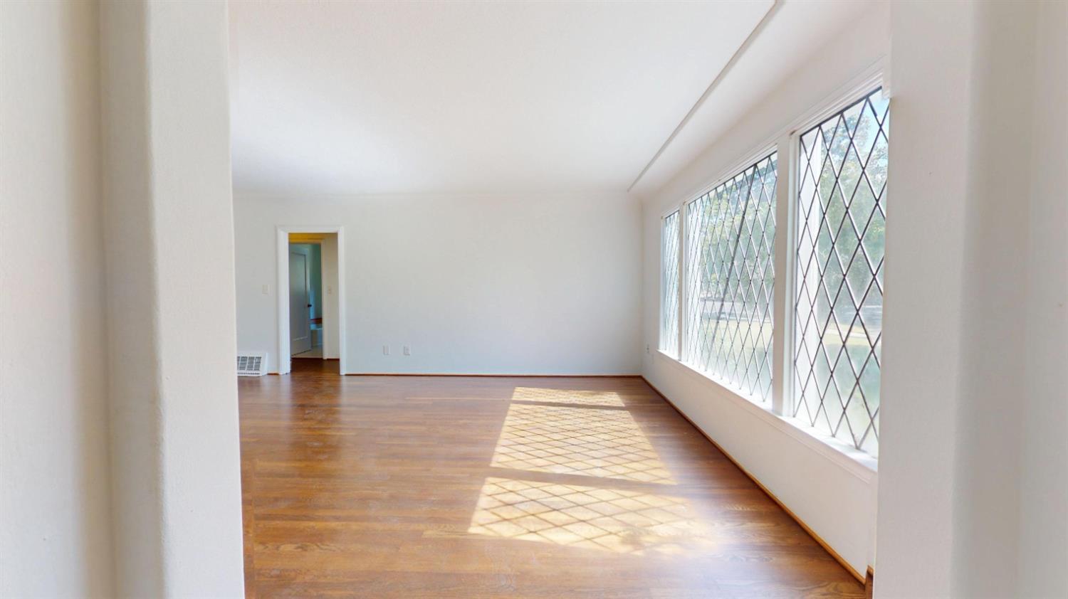 1481 N Adoline, Fresno, CA 93728