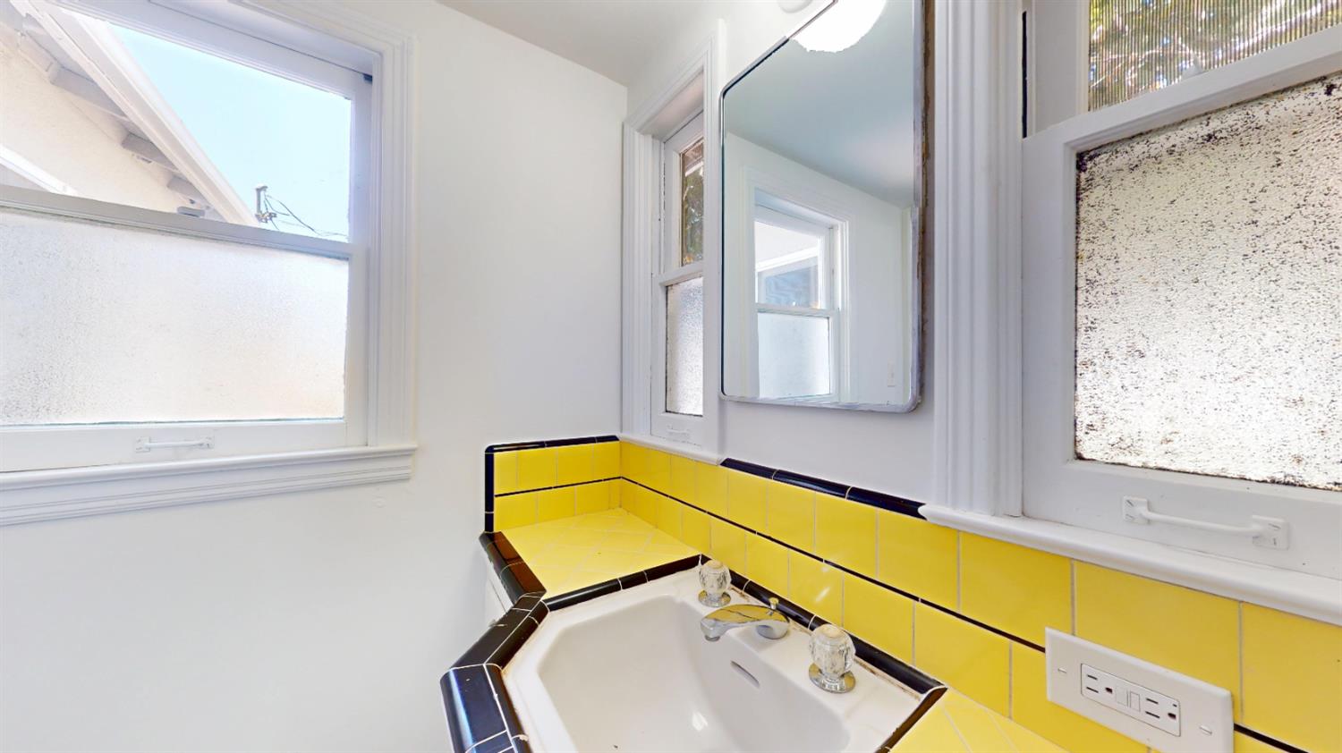 1481 N Adoline, Fresno, CA 93728