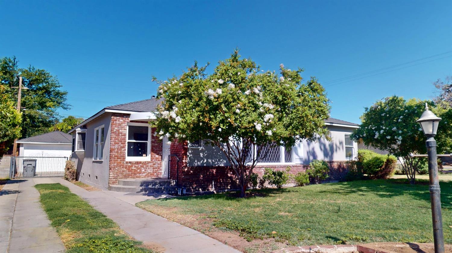 1481 N Adoline, Fresno, CA 93728