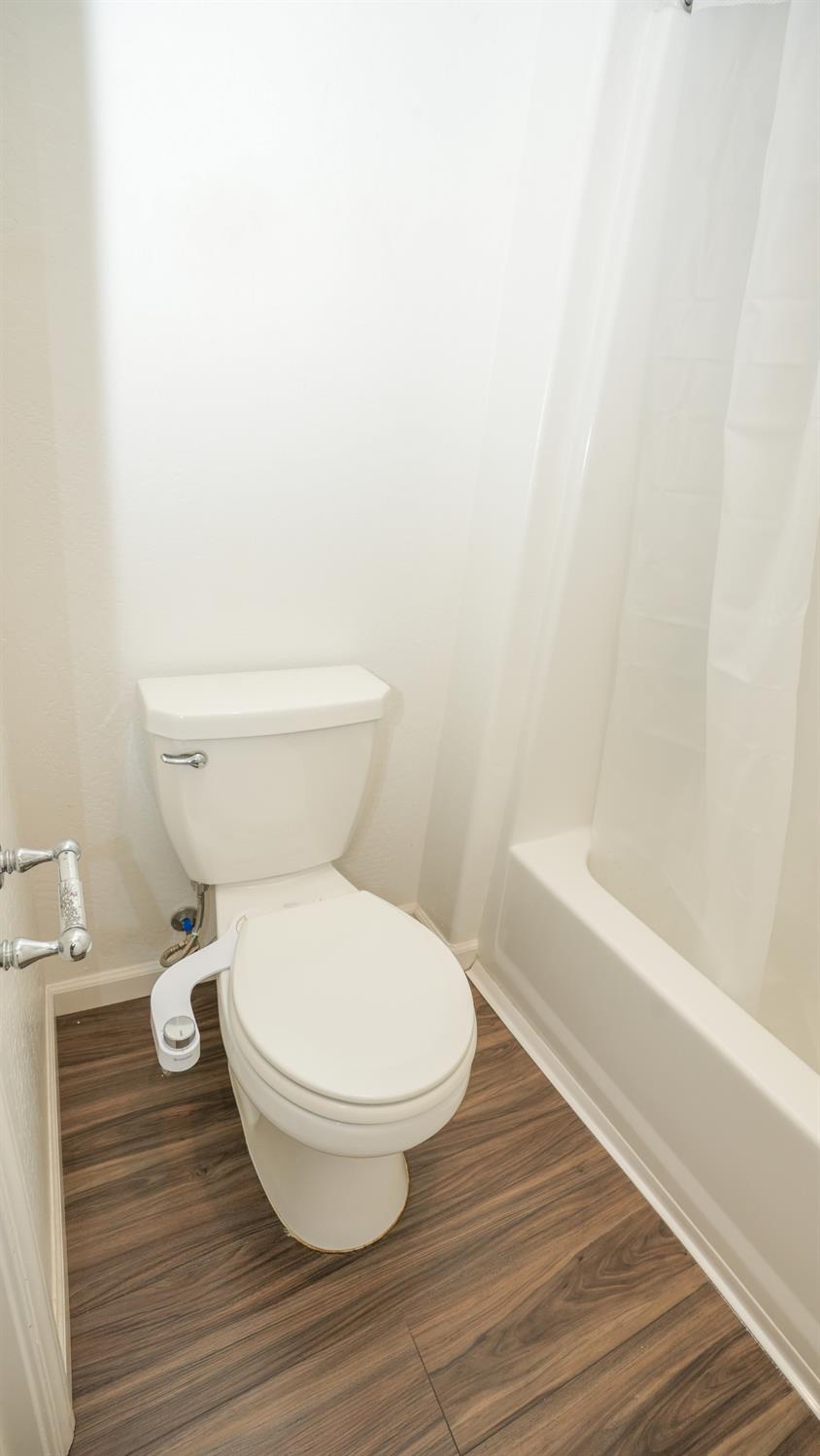 6675 Berkeley Ave E, Fresno, CA 93727