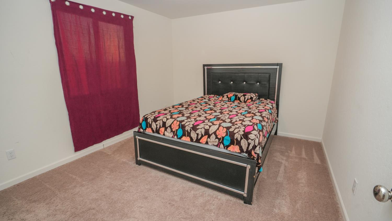 6675 Berkeley Ave E, Fresno, CA 93727