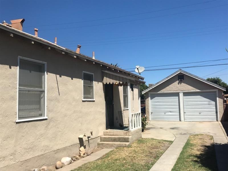 712 W Hammond Ave, Fresno, CA 93728